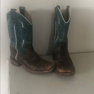 Boys boots